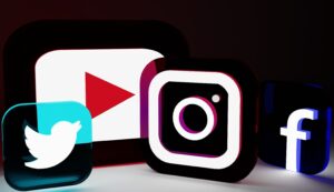 Best Ways to Contact Aged Auto Insurance Leads through Social Media